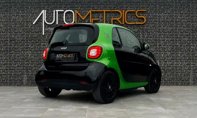 Smart Fortwo Cabrio 2017 - 11750 EUR, 74000 km - AUTO.MOTO.pt - 74000km - foto 3 de 14