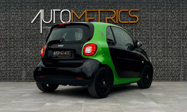 Smart Fortwo Cabrio 2017 - 11750 EUR, 74000 km - AUTO.MOTO.pt - 74000km - foto 3 de 14