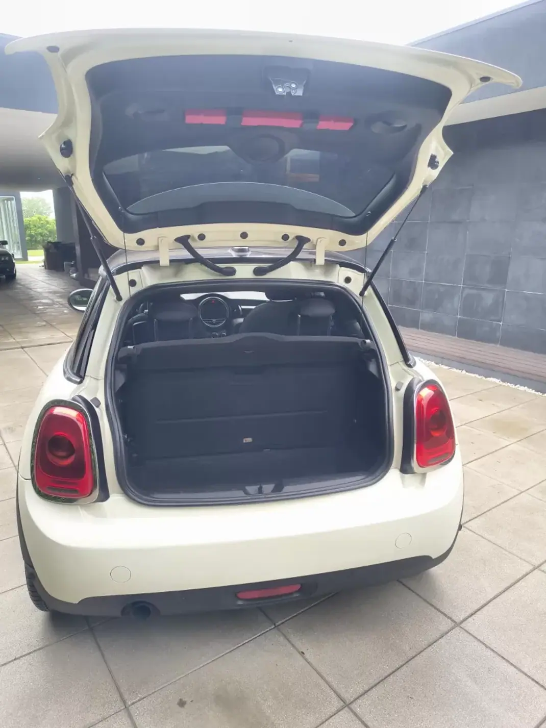 MINI One 2015 - 11900 EUR, 125000 km - AUTO.MOTO.pt - 125000km - foto 31 de 35