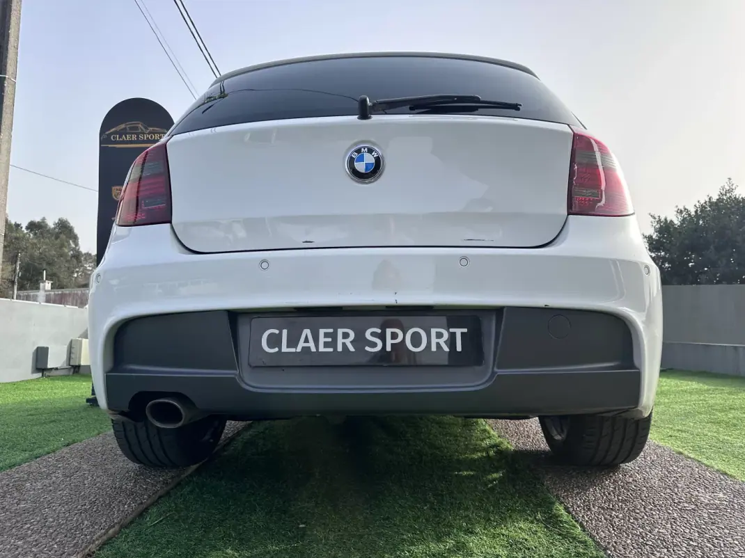 BMW 118 2009 - 10900 EUR, 240000 km - AUTO.MOTO.pt - 240000km - foto 9 de 14