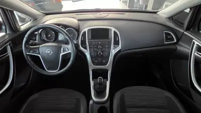 Opel Astra Sports Tourer 2014 - 7990 EUR, 189805 km - AUTO.MOTO.pt - 189805km - foto 9 de 21
