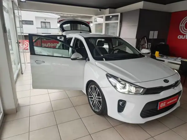 Kia Rio 2018 - 14750 EUR, 46500 km - AUTO.MOTO.pt - 46500km - foto 16 de 35