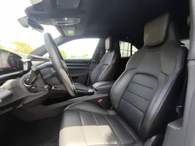 Porsche Macan 2025 - 76875 EUR, 17000 km - AUTO.MOTO.pt - 17000km - foto 8 de 19