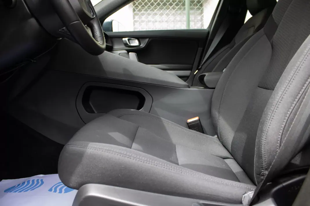 Polestar 2 2021 - 22500 EUR, 138000 km - AUTO.MOTO.pt - 138000km - foto 16 de 46