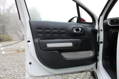 Citroën C3 2016 - 10990 EUR, 138000 km - AUTO.MOTO.pt - 138000km - foto 14 de 30