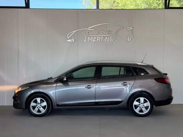Renault Mégane 2010 - 5990 EUR, 268926 km - AUTO.MOTO.pt - 268926km - foto 4 de 18