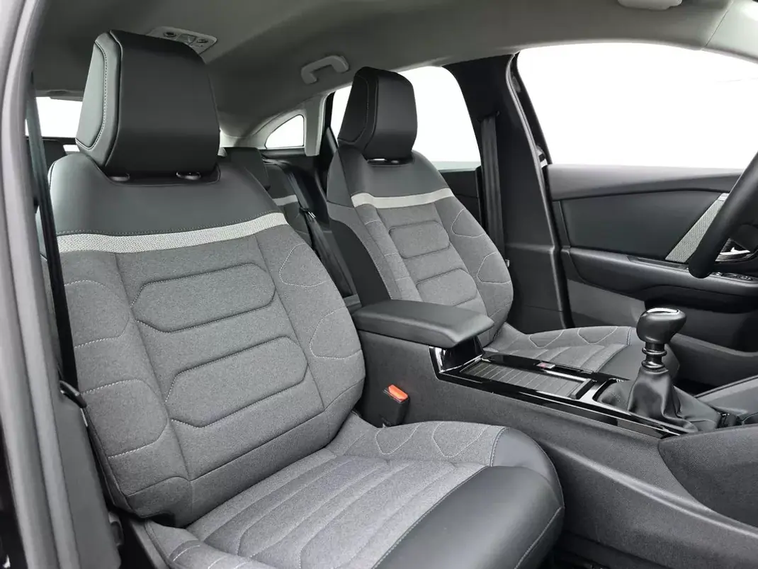 Citroën C4 2024 - 17800 EUR, 27000 km - AUTO.MOTO.pt - 27000km - foto 30 de 40