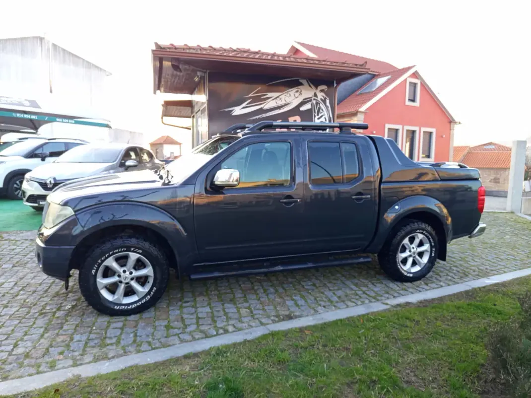 Nissan Navara 2009 - 18990 EUR, 321509 km - AUTO.MOTO.pt - 321509km - foto 1 de 13