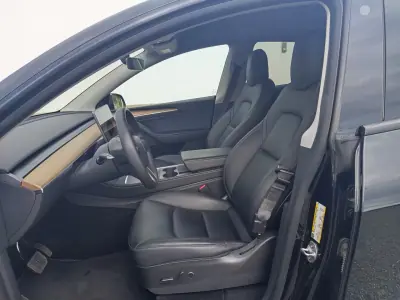 Tesla Model Y 2022 - 33990 EUR, 101500 km - 101500km - foto 11 de 18