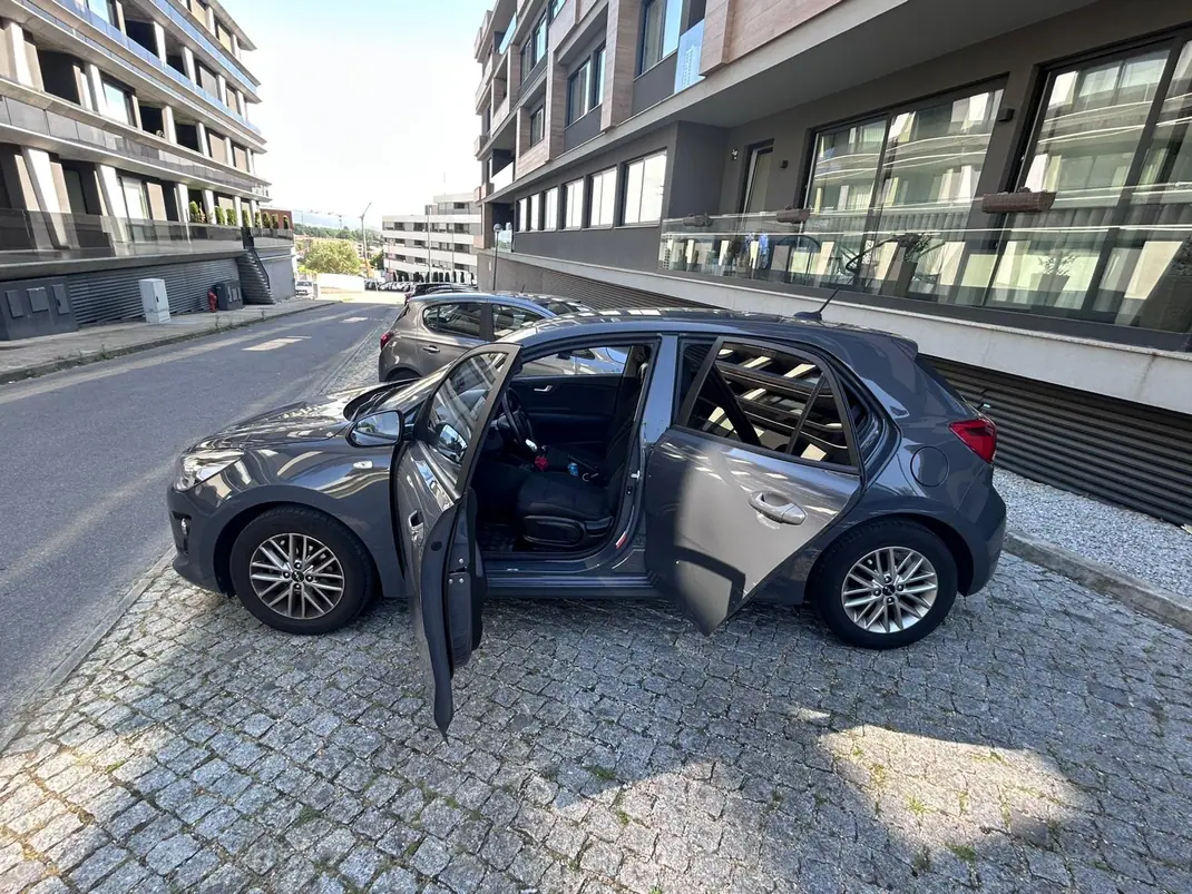 Kia Rio 2024 - 19000 EUR, 51217 km - AUTO.MOTO.pt - 51217km - foto 6 de 7