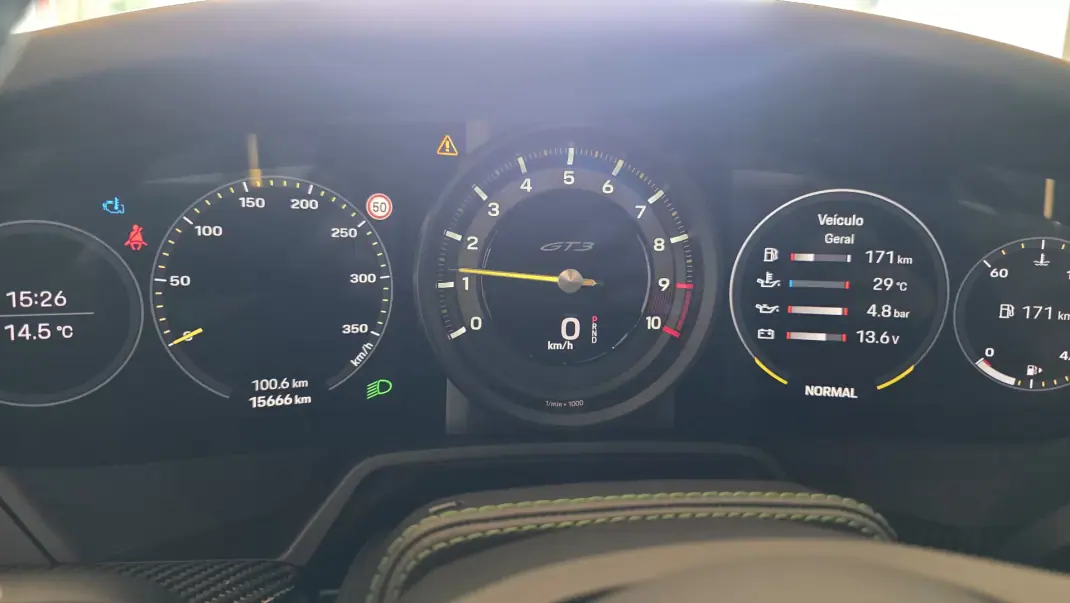 Porsche 992 2021 - 235000 EUR, 15666 km - AUTO.MOTO.pt - 15666km - foto 45 de 61