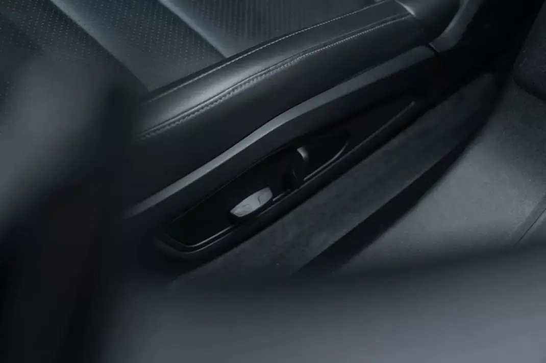 Porsche Taycan 2024 - 84950 EUR, 8000 km - AUTO.MOTO.pt - 8000km - foto 29 de 58