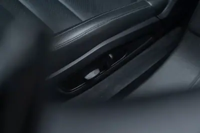 Porsche Taycan 2024 - 84950 EUR, 8000 km - AUTO.MOTO.pt - 8000km - foto 29 de 58