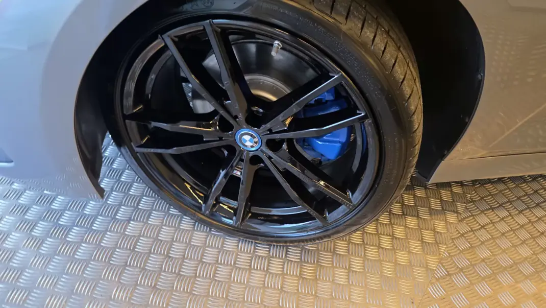 BMW 320 2024 - 42500 EUR, 5552 km - AUTO.MOTO.pt - 5552km - foto 32 de 58