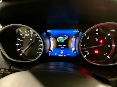 Maserati Levante 2016 - 44500 EUR, 232000 km - AUTO.MOTO.pt - 232000km - foto 25 de 55