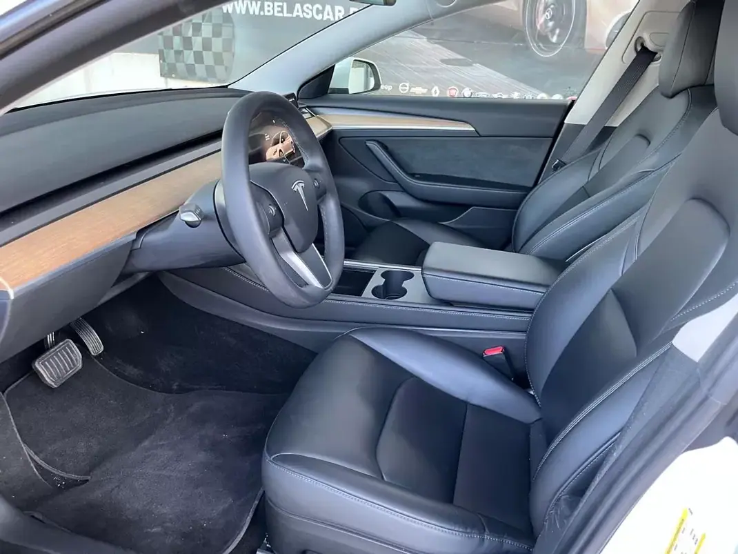 Tesla Model 3 2022 - 27990 EUR, 45000 km - AUTO.MOTO.pt - 45000km - foto 5 de 14