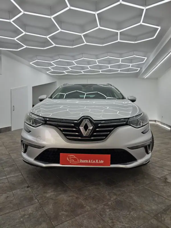 Renault Mégane Sport Tourer 2019 - 11950 EUR, 286730 km - AUTO.MOTO.pt - 286730km - foto 32 de 52