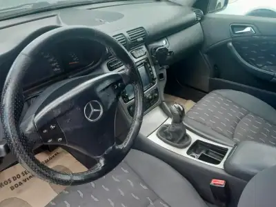 Mercedes-Benz C 220 2001 - 7900 EUR, 280000 km - AUTO.MOTO.pt - 280000km - foto 9 de 11