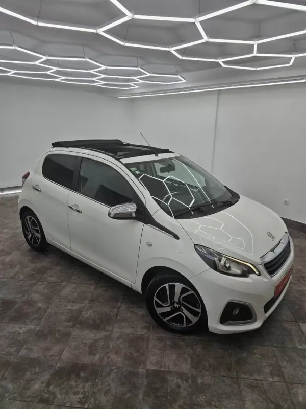 Peugeot 108 2015 - 8650 EUR, 88563 km - AUTO.MOTO.pt - 88563km - foto 42 de 53