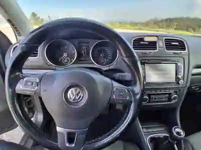 Volkswagen Golf 2010 - 6999 EUR, 195500 km - AUTO.MOTO.pt - 195500km - foto 9 de 20