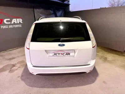 Ford Focus SW 2010 - 7490 EUR, 253040 km - AUTO.MOTO.pt - 253040km - foto 6 de 13