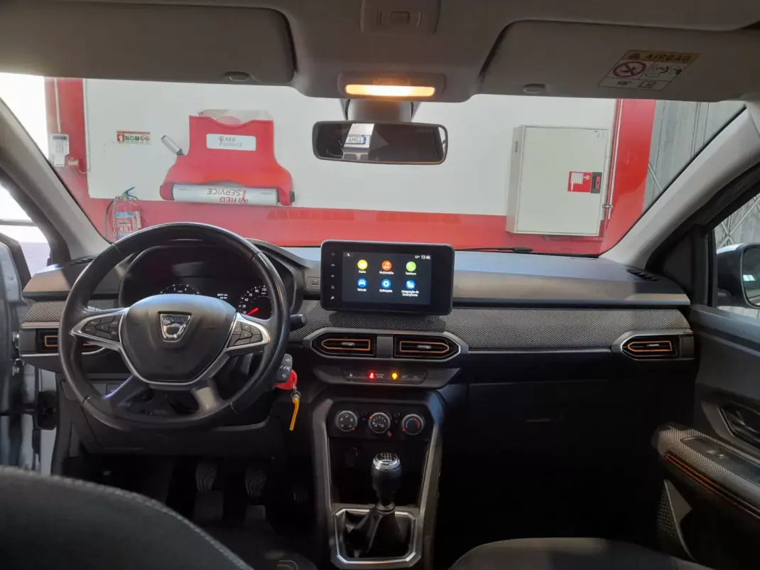 Dacia Sandero 2022 - 15500 EUR, 86971 km - AUTO.MOTO.pt - 86971km - foto 11 de 17