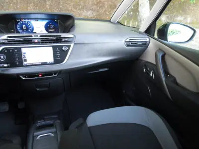 Citroën C4 Grand Picasso 2014 - 11490 EUR, 185000 km - AUTO.MOTO.pt - 185000km - foto 46 de 60