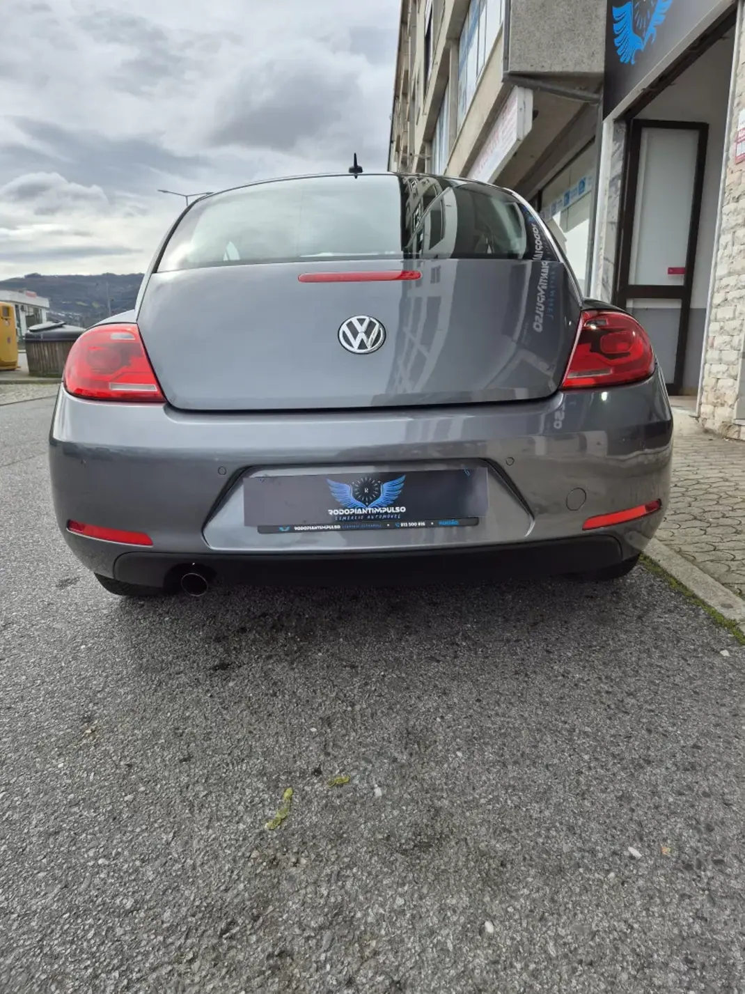 Volkswagen New Beetle 2013 - 13950 EUR, 142000 km - AUTO.MOTO.pt - 142000km - foto 5 de 34