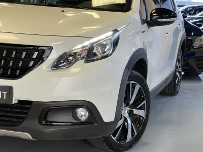 Peugeot 2008 2017 - 10990 EUR, 102000 km - AUTO.MOTO.pt - 102000km - foto 13 de 40