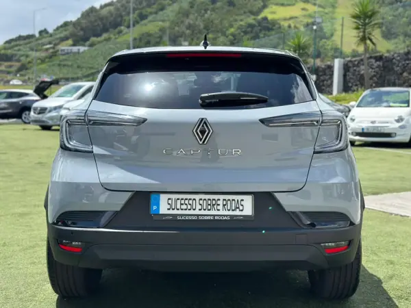 Renault Captur 2024 - 24990 EUR, 32901 km - AUTO.MOTO.pt - 32901km - foto 5 de 19