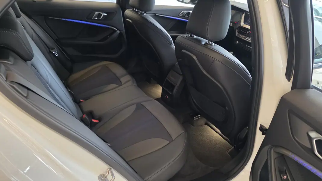 BMW 116 2020 - 18900 EUR, 210640 km - AUTO.MOTO.pt - 210640km - foto 44 de 56