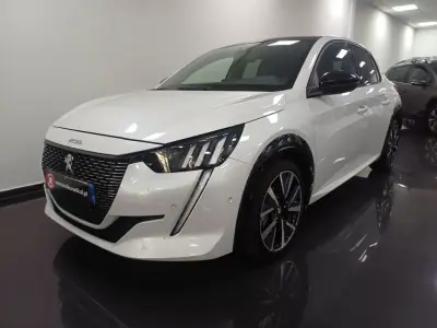 Peugeot 208 2021 - 14990 EUR, 80000 km - foto 1 de 31