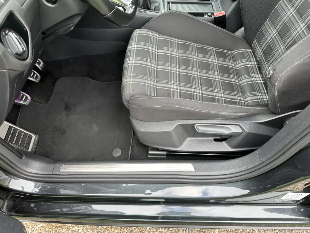 Volkswagen Golf 2014 - 15000 EUR, 240000 km - 240000km - foto 43 de 83