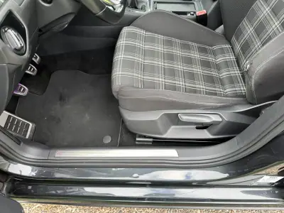 Volkswagen Golf 2014 - 15000 EUR, 240000 km - 240000km - foto 43 de 83