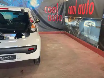 Citroën C1 2014 - 6750 EUR, 105000 km - AUTO.MOTO.pt - 105000km - foto 18 de 32