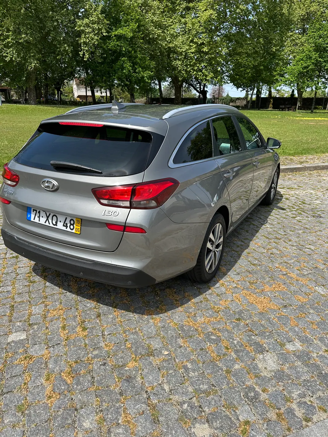 Hyundai i30 SW 2019 - 10799 EUR, 320000 km - AUTO.MOTO.pt - 320000km - foto 8 de 12