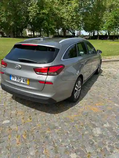 Hyundai i30 SW 2019 - 10799 EUR, 320000 km - AUTO.MOTO.pt - 320000km - foto 8 de 12