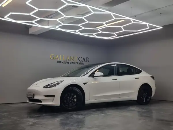 Tesla Model 3 Long Range Dual Motor AWD 75kwh 2022 Elétrico — 94 100 km Tesla Model 3 Long Range Dual Motor AWD 75kwh 2022 Elétrico