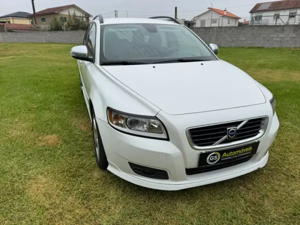 Volvo V50 2010 - 5500 EUR, 290000 km - 290000km - foto 2 de 9