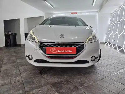 Peugeot 208 2015 - 16650 EUR, 121757 km - AUTO.MOTO.pt - 121757km - foto 7 de 38
