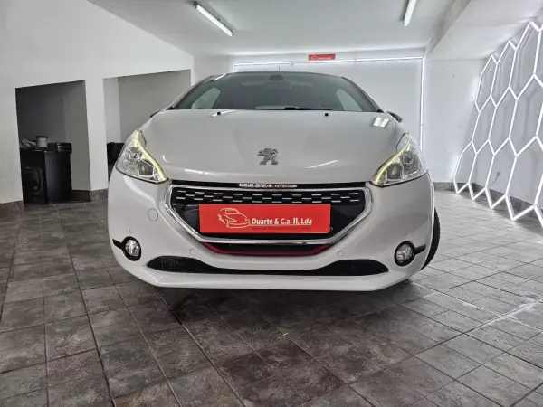 Peugeot 208 2015 - 16650 EUR, 121757 km - AUTO.MOTO.pt - 121757km - foto 7 de 38