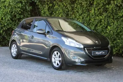 Peugeot 208 2013 - 7900 EUR, 110000 km - 110000km - foto 1 de 15