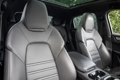 Porsche Cayenne Coupé 2022 - 108000 EUR, 92000 km - AUTO.MOTO.pt - 92000km - foto 46 de 65