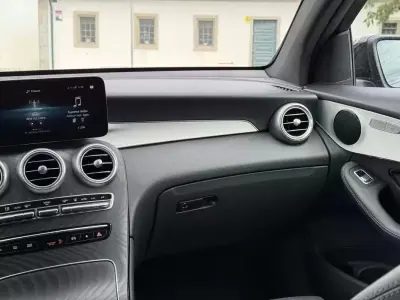 Mercedes-Benz GLC 300 2021 - 49499 EUR, 89500 km - AUTO.MOTO.pt - 89500km - foto 17 de 26