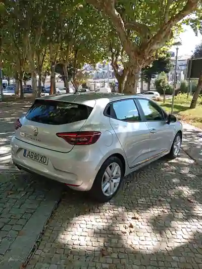 Renault Clio 2020 - 13300 EUR, 83700 km - AUTO.MOTO.pt - 83700km - foto 3 de 15