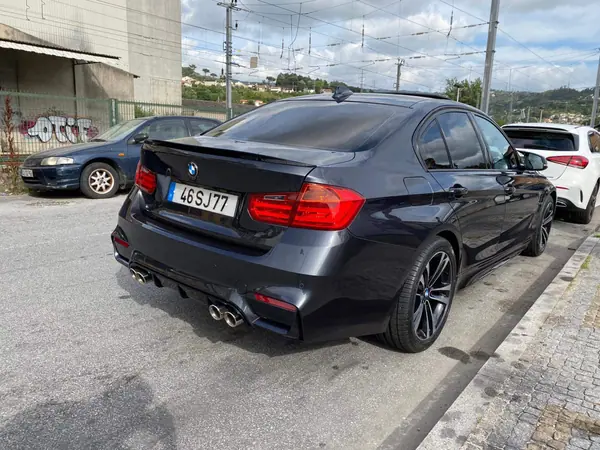 BMW 325 2013 - 16999 EUR, 220000 km - AUTO.MOTO.pt - 220000km - foto 6 de 6