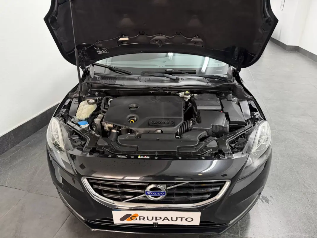 Volvo V40 2015 - 10990 EUR, 187405 km - AUTO.MOTO.pt - 187405km - foto 18 de 18