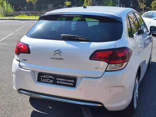 Citroën C4 2015 - 9980 EUR, 157000 km - AUTO.MOTO.pt - 157000km - foto 9 de 43