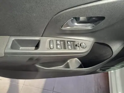 Opel Corsa 2021 - 12250 EUR, 64262 km - 64262km - foto 9 de 22