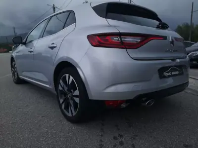 Renault Mégane 2019 - 17900 EUR, 96000 km - AUTO.MOTO.pt - 96000km - foto 7 de 27